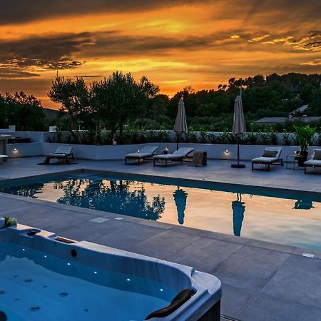 Luxury Villa Del Sogno With Pool, Jacuzzi, Parking Okrug Gornji Eksteriør billede