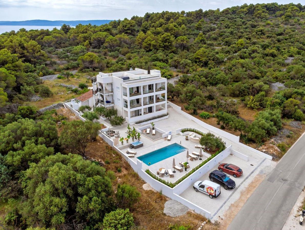 Luxury Villa Del Sogno With Pool, Jacuzzi, Parking Okrug Gornji Eksteriør billede