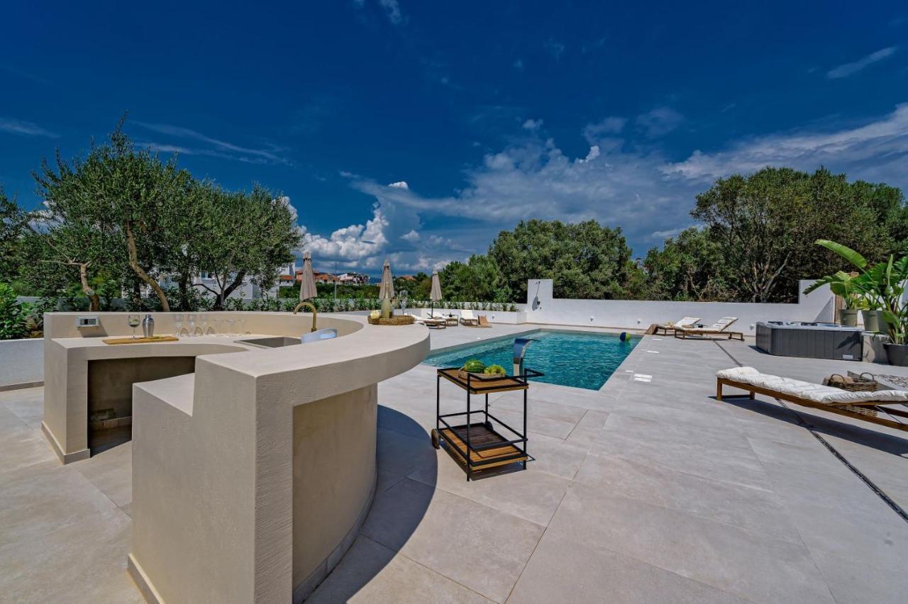 Luxury Villa Del Sogno With Pool, Jacuzzi, Parking Okrug Gornji Eksteriør billede