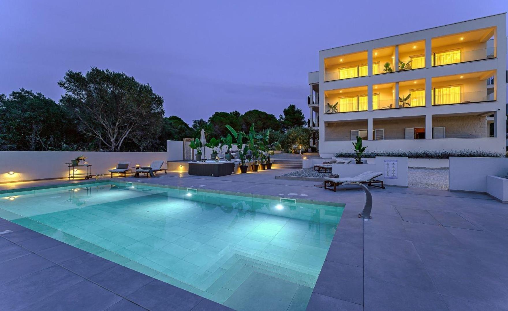 Luxury Villa Del Sogno With Pool, Jacuzzi, Parking Okrug Gornji Eksteriør billede