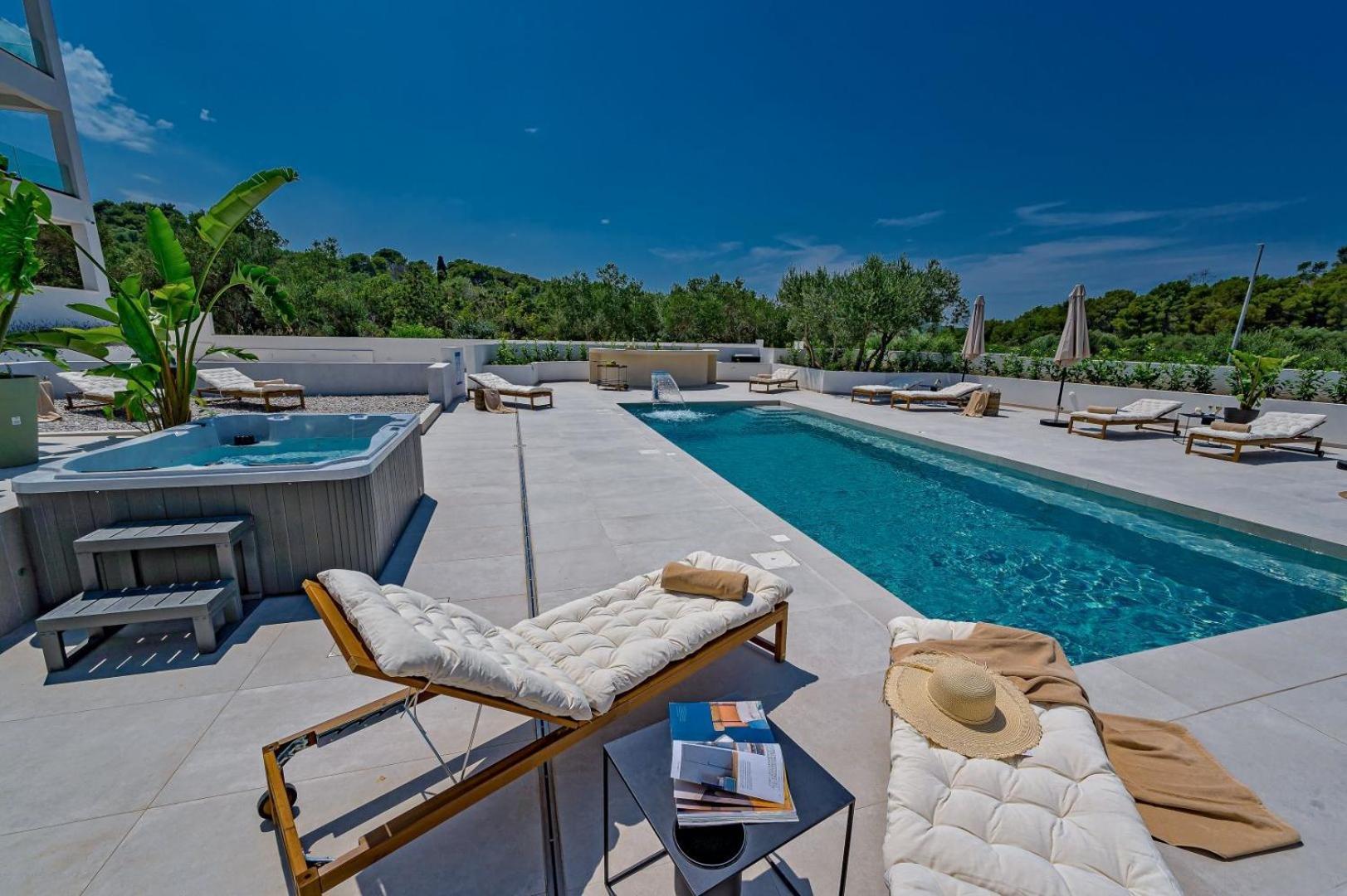 Luxury Villa Del Sogno With Pool, Jacuzzi, Parking Okrug Gornji Eksteriør billede
